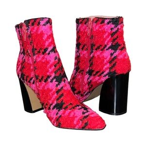Betsey Johnson Jackyy Boot Fuchsia Multi Pink Black Plaid Preppy Bootie 6 New